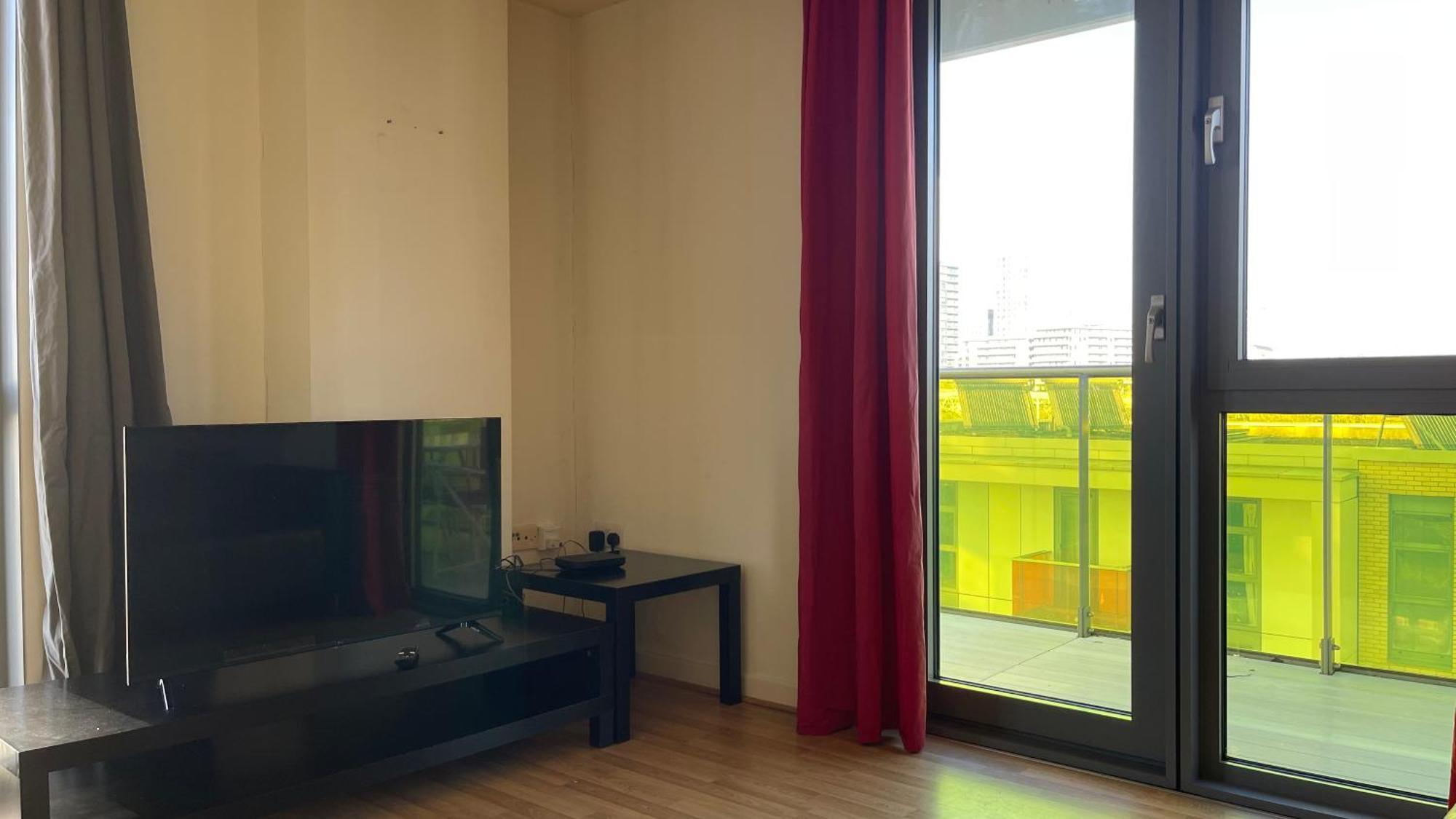 Stratford 2 Bedroom With 2 Bathrooms & Great Links Londra